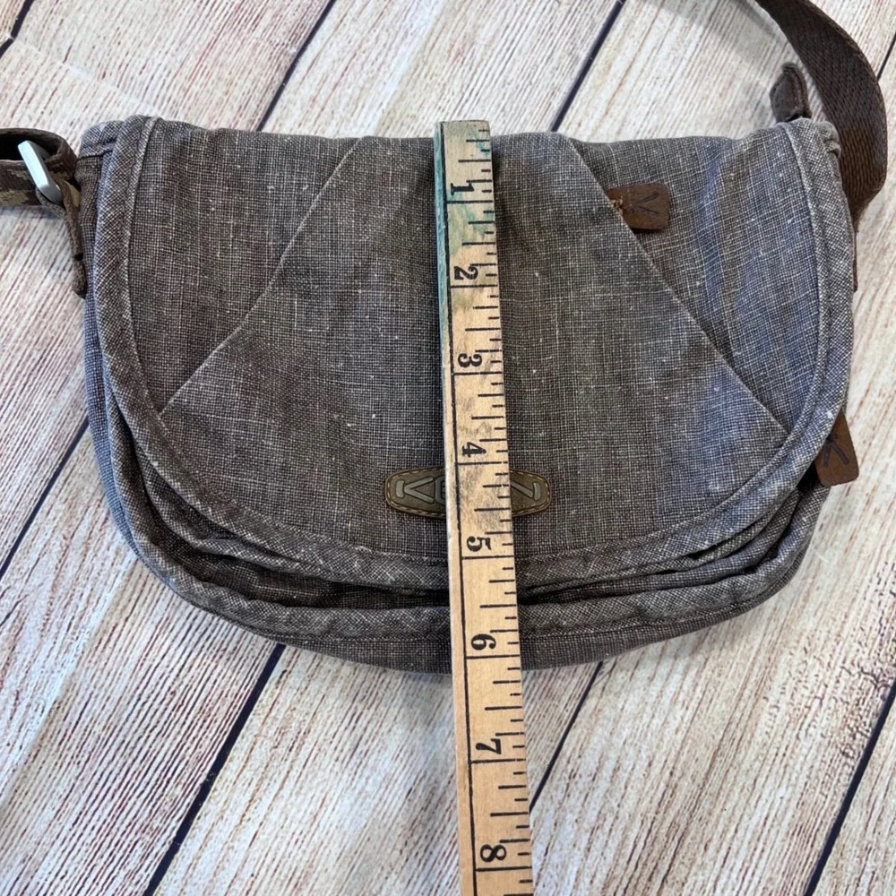 Keen Montclair Mini Canvas Crossbody Bag Adjustable Leopard‎ Strap Purse